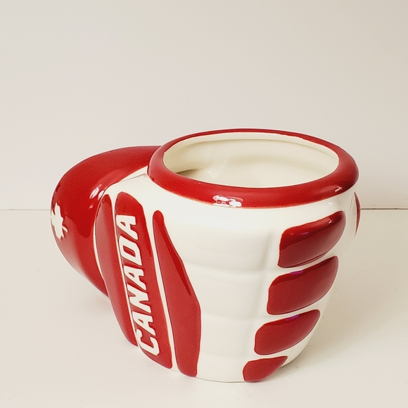 Canada Hockey Glove Ceramic Mug - Picture 5 of 8